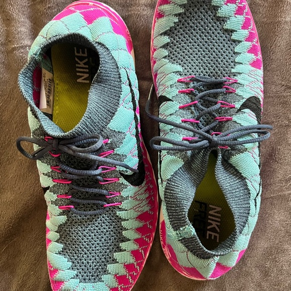 Nike Free Sneakers - Picture 5 of 7